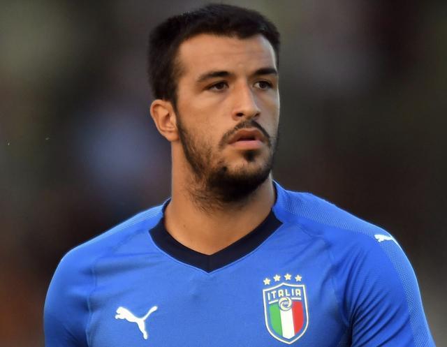 们的后防线 们的后防线